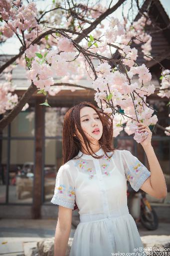 黑色蕾丝透视露胸旗袍连衣裙